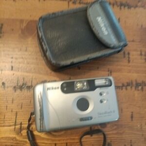 Nikon Nice Touch 4 35mm Point and Shoot Camera Untested Case R1